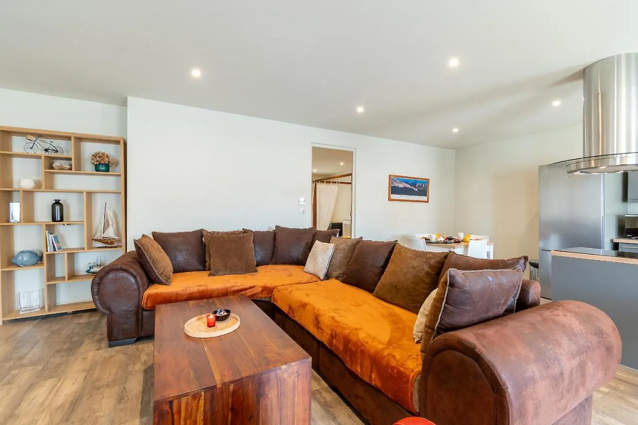 Standing Vieux Port 110 M2, Marseille Apartment