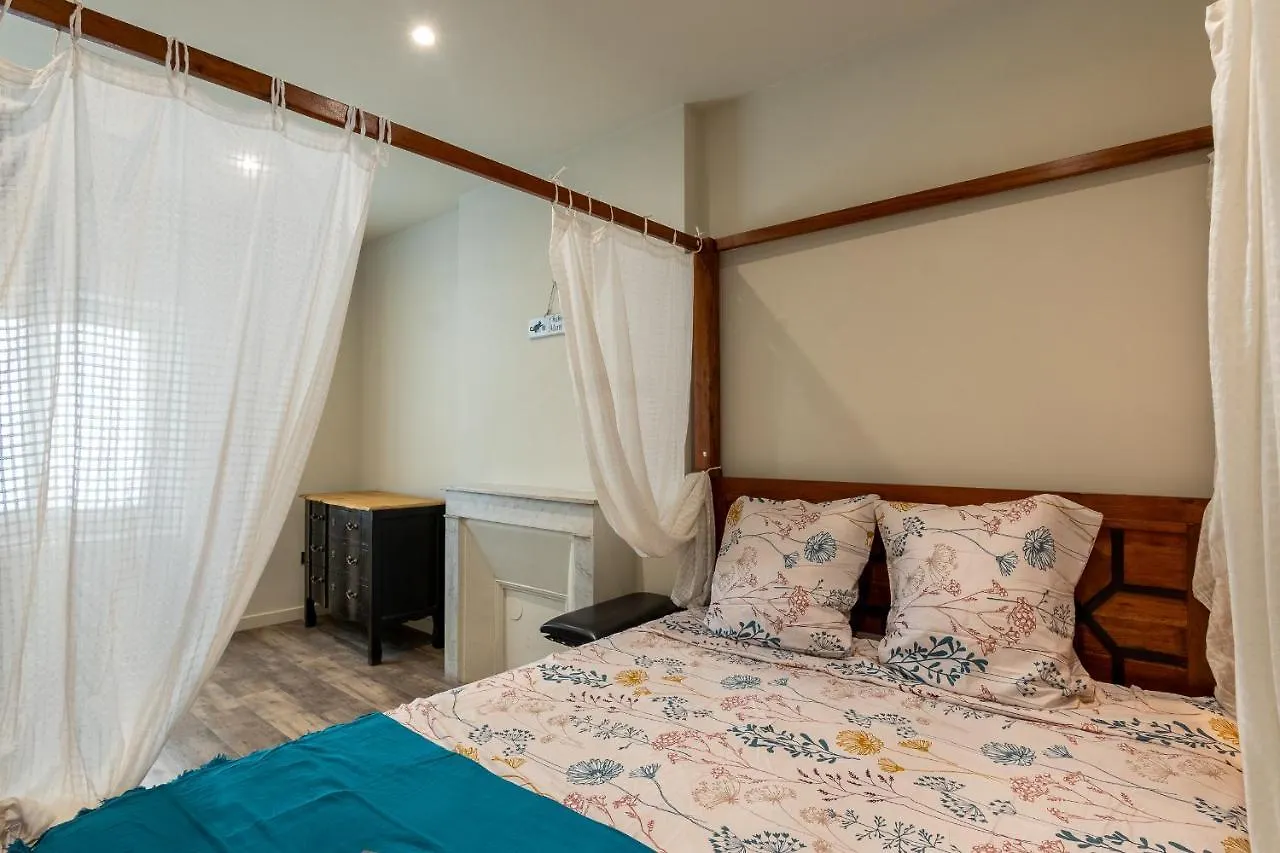 Standing Vieux Port 110 M2, Marseille Apartment France