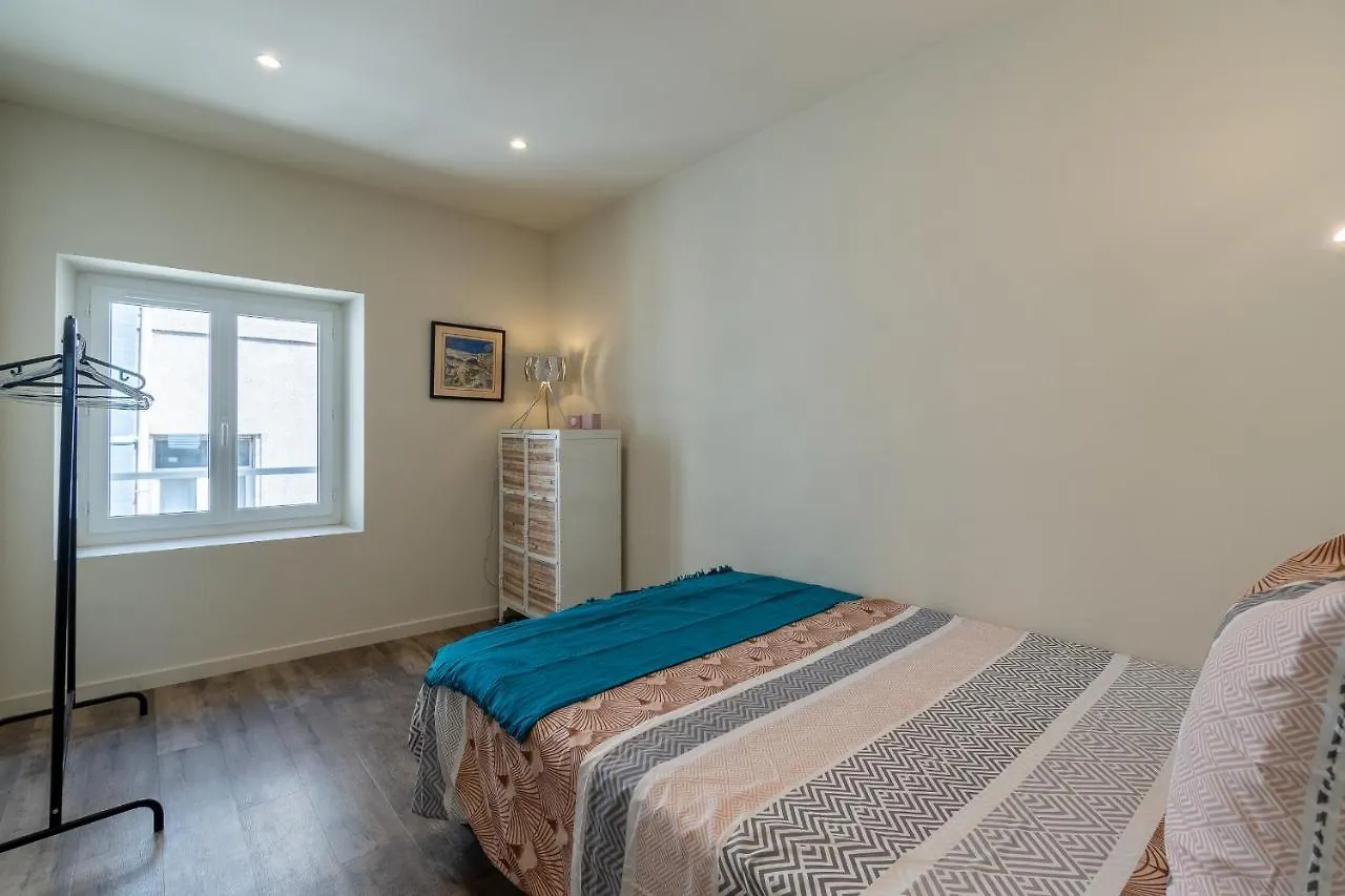 Standing Vieux Port 110 M2, Marseille Apartment France