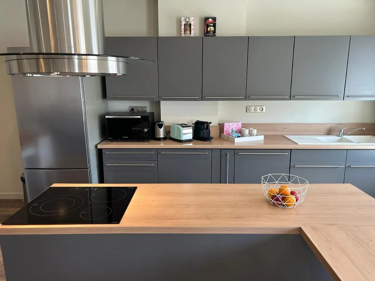 Standing Vieux Port 110 M2, Marseille Apartment