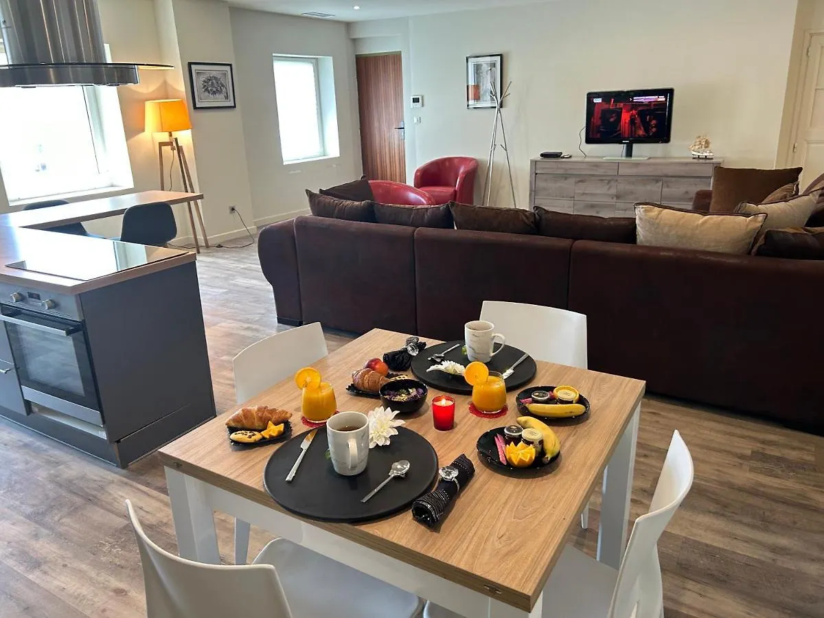 Standing Vieux Port 110 M2, Marseille Apartment