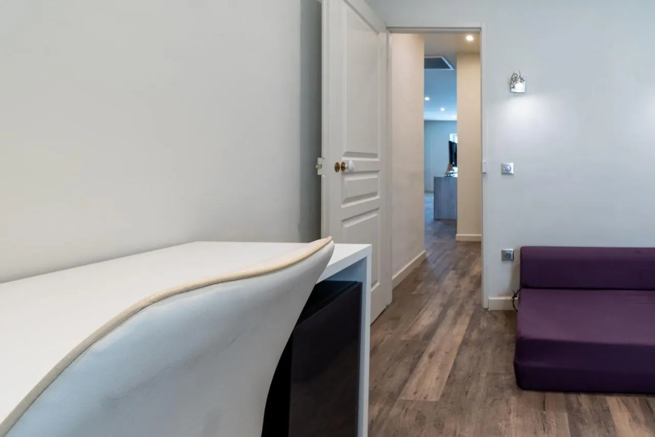 Standing Vieux Port 110 M2, Marseille Apartment France