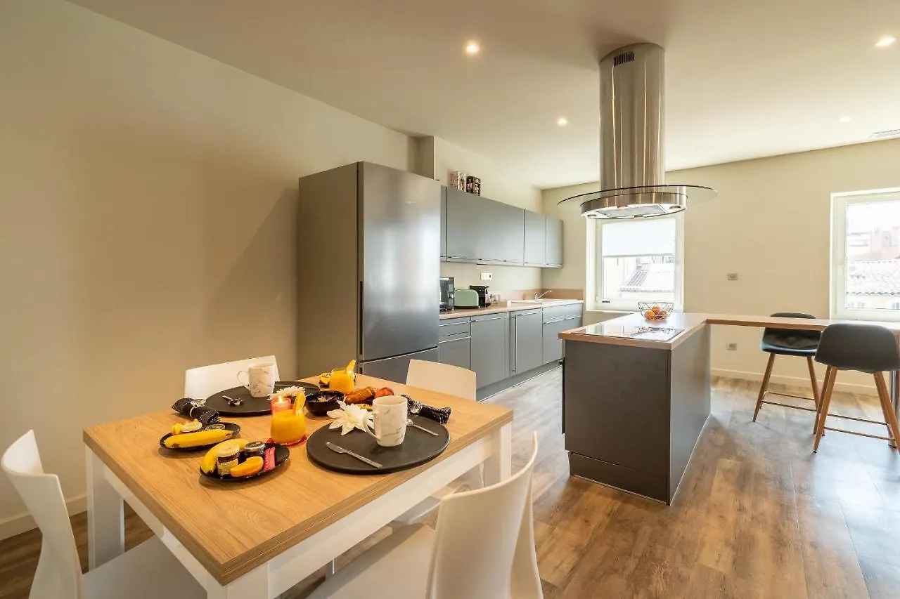 Standing Vieux Port 110 M2, Marseille Apartment 0*,  France